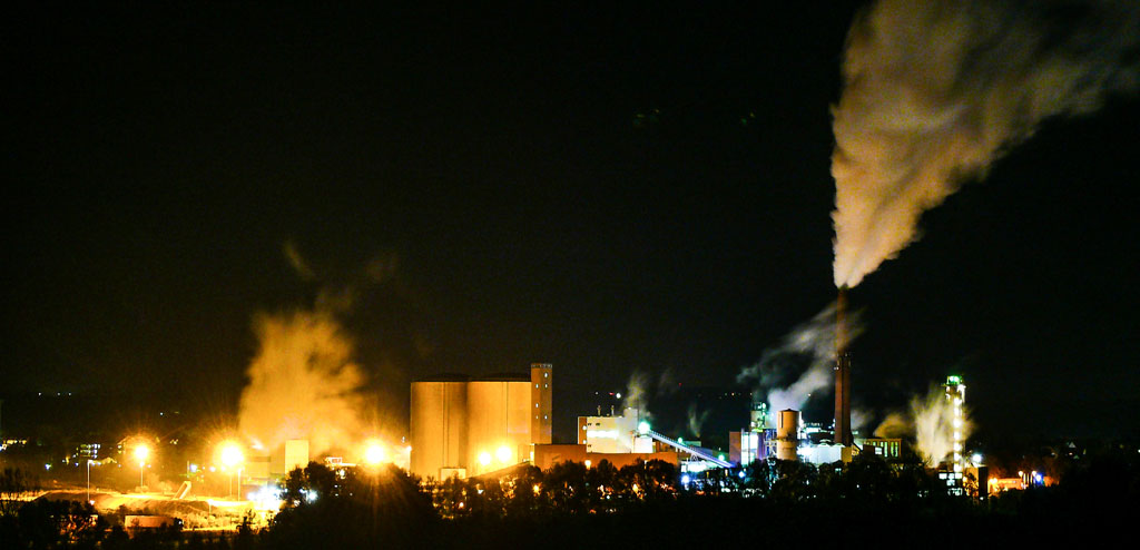 Zuckerfabrik Schladen bei Nacht